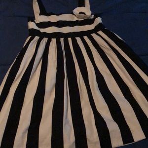 Beautiful black & white stripe soft dress